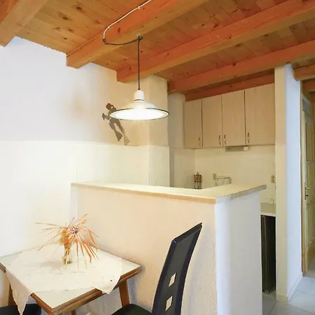 2 Bedroom Stunning Apartment In Zuljana