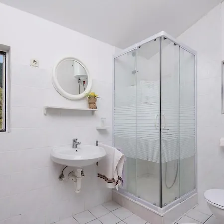 Apartment 2 Bedroom Stunning Apartment In Zuljana